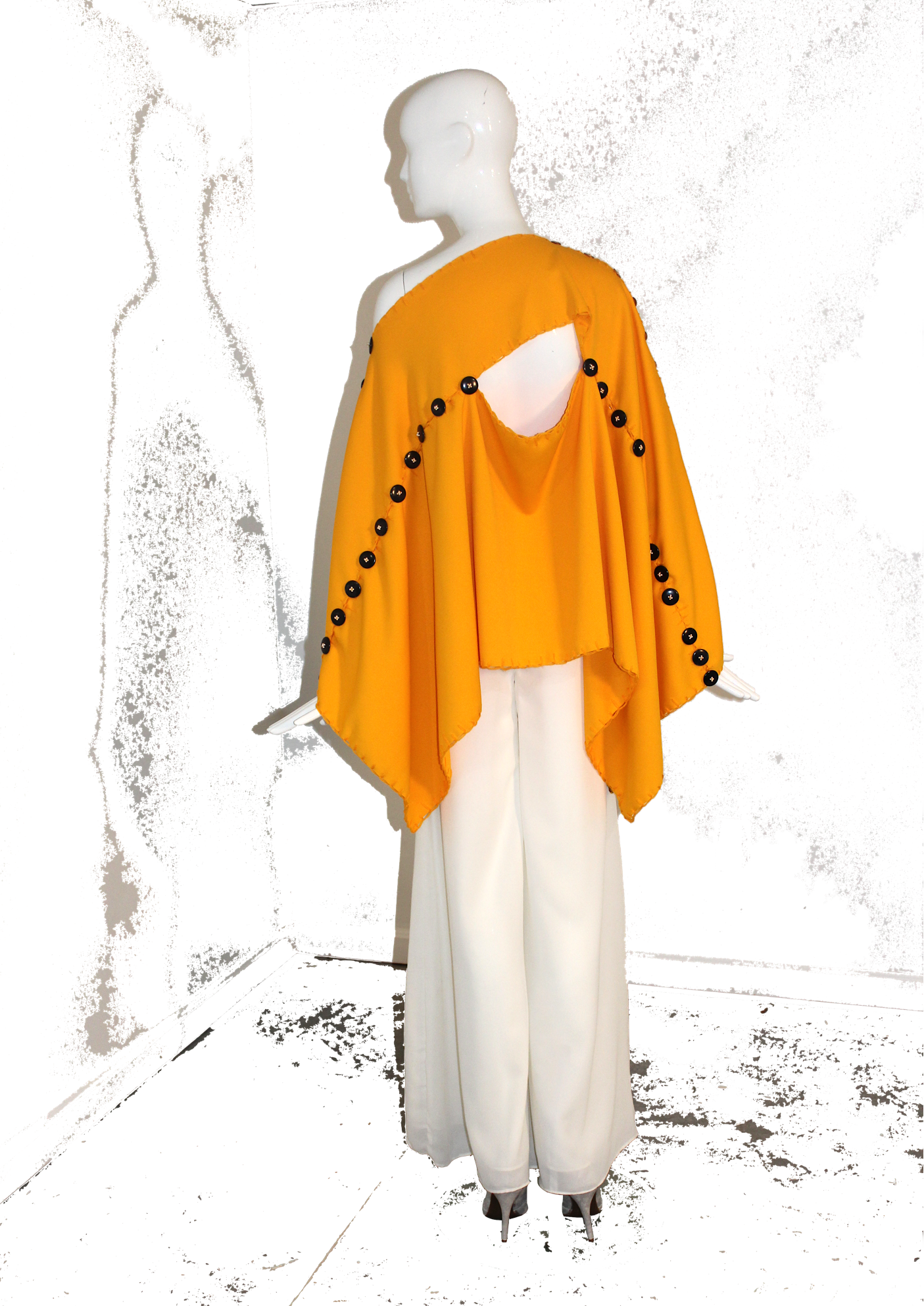 collection24/cape-jumper/two-tone-cape-1-MG_5834.png